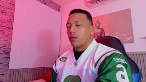 Tom muscle1 online show from December 2, 2025, 11:48 am