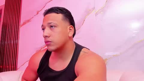 Tom muscle1 online show from December 21, 2025, 12:23 pm