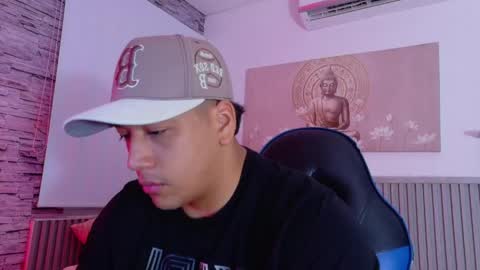 Tom muscle1 online show from April 21, 2026, 12:00 pm