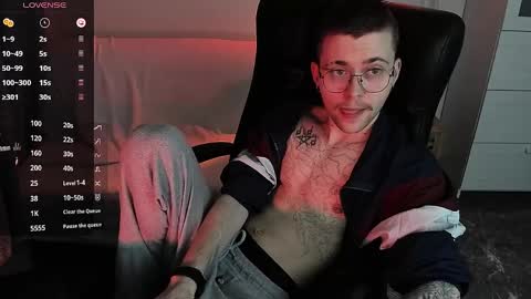 tomas_norton online show from April 10, 2026, 8:24 pm