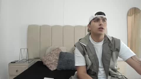 TomasANDalejo online show from December 1, 2025, 12:43 pm