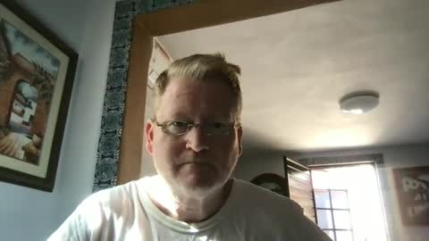 Hola online show from December 3, 2024, 9:01 pm