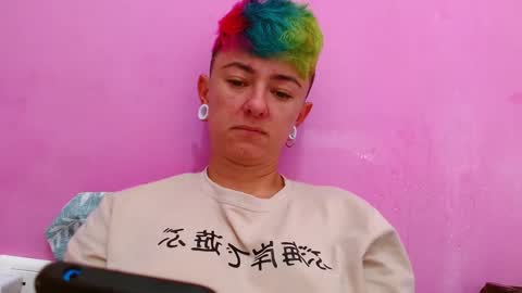 Blue online show from September 23, 2025, 2:42 pm