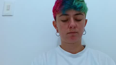 Blue online show from November 11, 2025, 2:22 am