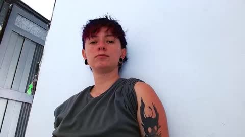 Blue online show from April 25, 2026, 5:43 pm