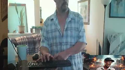 Snapshot of tomcatsawyer chatting on May 19, 2026, 4:24 pm sirmuggsalot online show from May 19, 2026, 4:24 pm