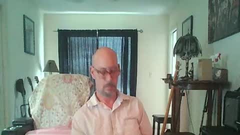 Snapshot of tomcatsawyer chatting on August 1, 2026, 9:46 pm sirmuggsalot online show from August 1, 2026, 9:46 pm