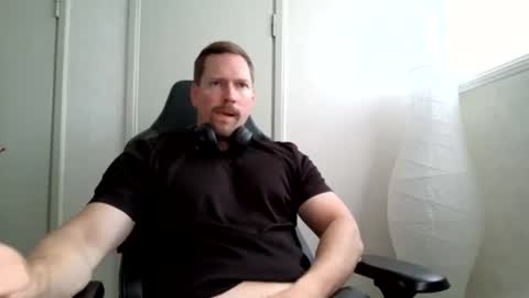 tomfin95 online show from July 8, 2026, 9:36 am