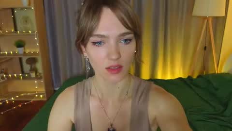 Snapshot of tomikavilandre chatting on July 5, 2026, 7:10 pm Lana online show from July 5, 2026, 7:10 pm