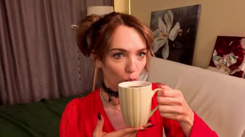 Snapshot of tomikavilandre chatting on July 27, 2026, 7:10 pm Lana online show from July 27, 2026, 7:10 pm