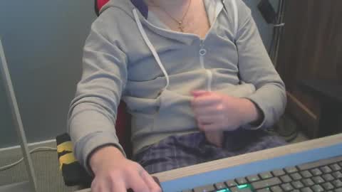 tomin3m online show from February 22, 2025, 1:44 am