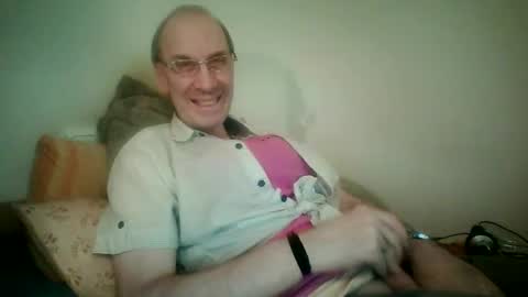 tomislav321 online show from April 18, 2026, 1:26 pm