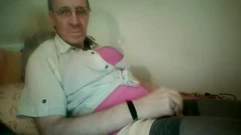 tomislav321 online show from April 18, 2026, 9:59 pm