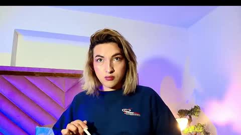   online show from September 16, 2025, 12:17 pm