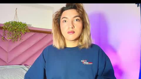   online show from October 22, 2025, 12:38 pm