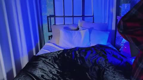 Tommie online show from November 29, 2025, 5:43 am