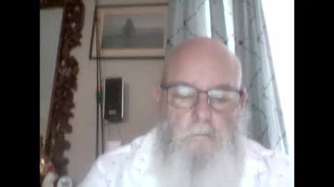 Tommie online show from September 20, 2025, 3:46 pm