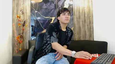 tommy160920 online show from November 18, 2025, 12:42 pm