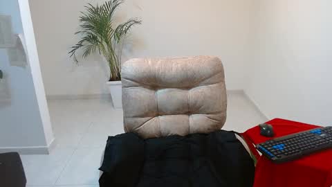 tommy160920 online show from December 3, 2025, 1:53 pm