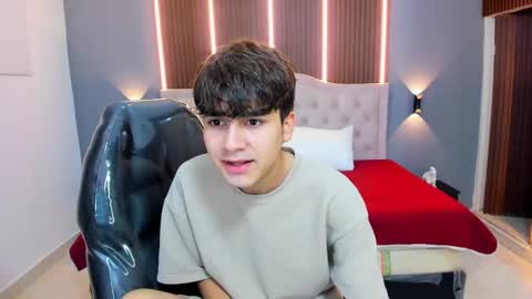 Tommy  online show from September 25, 2025, 3:21 am