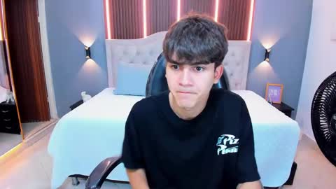 Tommy  online show from September 28, 2025, 3:12 am