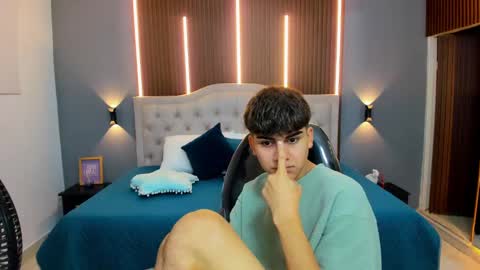 Tommy  online show from October 7, 2025, 3:25 am