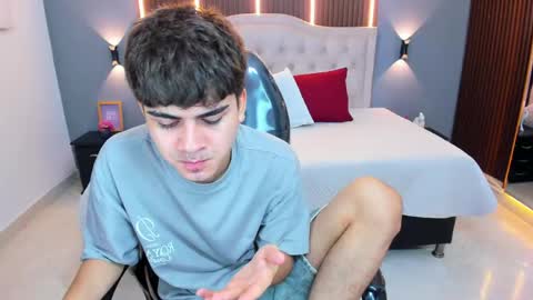 Snapshot of tommy18__ chatting on May 28, 2026, 3:37 am Tommy online show from May 28, 2026, 3:37 am