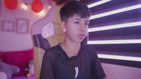 Blue  online show from February 22, 2025, 4:40 pm