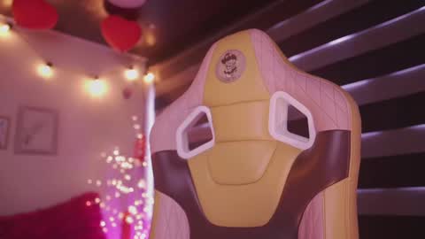 Blue  online show from February 27, 2025, 1:07 pm