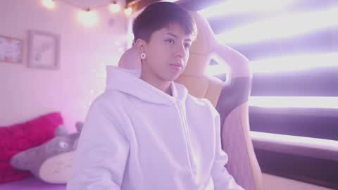 Blue  online show from March 5, 2025, 12:55 pm