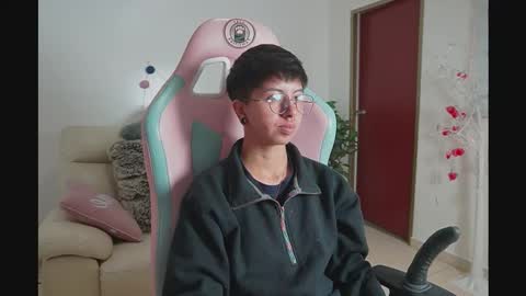 Blue  online show from October 1, 2025, 3:29 pm