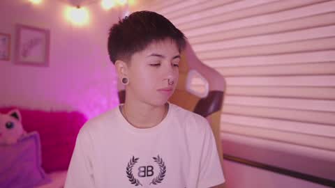 Blue  online show from April 9, 2026, 12:32 pm