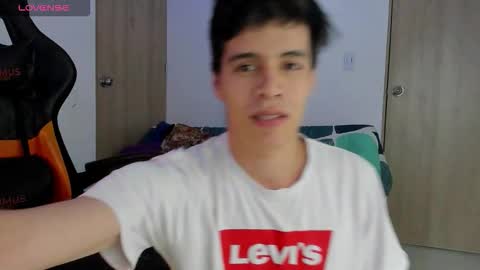 Snapshot of tommy_carlos chatting on October 23, 2025, 2:00 am online show from October 23, 2025, 2:00 am