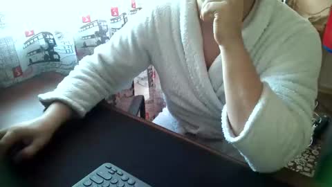 Tommi Li online show from January 12, 2025, 10:45 am