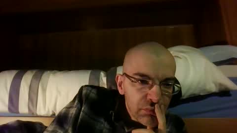 tommycorner online show from December 31, 2024, 10:01 pm