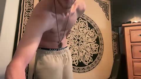 Snapshot of tommygunzsolo chatting on December 19, 2024, 8:34 pm tommygunzsolo online show from December 19, 2024, 8:34 pm