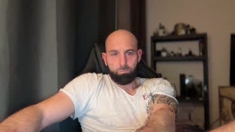 Thomas Fit online show from April 19, 2026, 8:44 pm