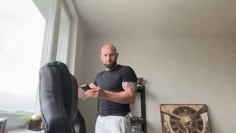 Thomas Fit online show from May 15, 2026, 10:11 am