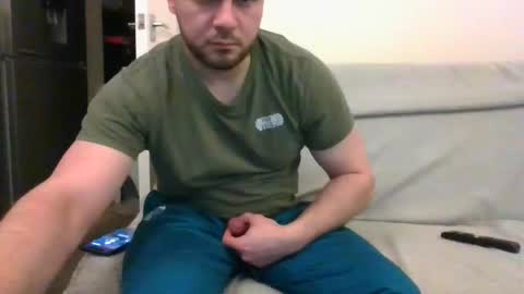 tommyy19901 online show from January 4, 2025, 5:37 pm