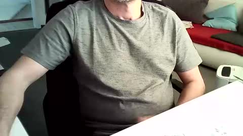 Tom online show from December 16, 2024, 2:49 pm