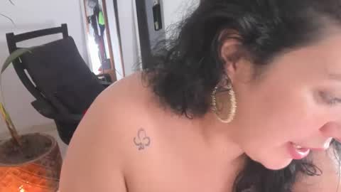 lady blue online show from December 18, 2024, 10:57 pm