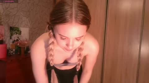 toni_pittmann online show from May 27, 2026, 3:42 pm