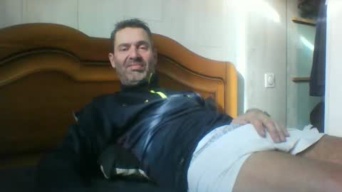 Snapshot of tonio1972 chatting on December 15, 2025, 11:36 am tonio1972 online show from December 15, 2025, 11:36 am
