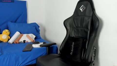 Tonny online show from April 25, 2026, 2:03 am