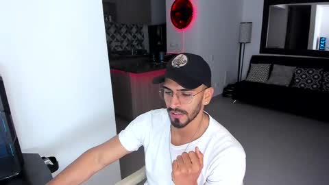 tony muscle1 online show from March 11, 2025, 12:00 am