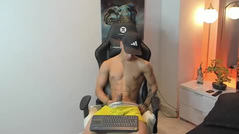 Snapshot of tony_petrov chatting on October 7, 2025, 10:56 am tony_petrov online show from October 7, 2025, 10:56 am