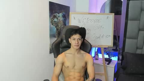 Snapshot of tony_petrov chatting on October 10, 2025, 5:06 am tony_petrov online show from October 10, 2025, 5:06 am