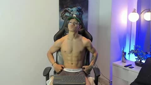 Snapshot of tony_petrov chatting on October 24, 2025, 4:53 am tony_petrov online show from October 24, 2025, 4:53 am