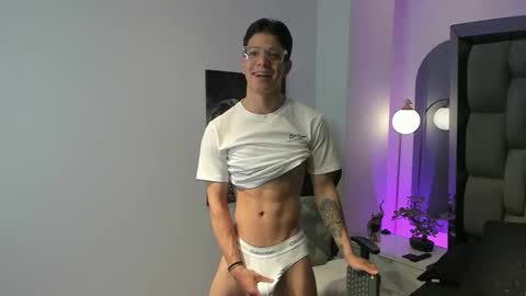 Snapshot of tony_petrov chatting on November 12, 2025, 1:33 pm tony_petrov online show from November 12, 2025, 1:33 pm