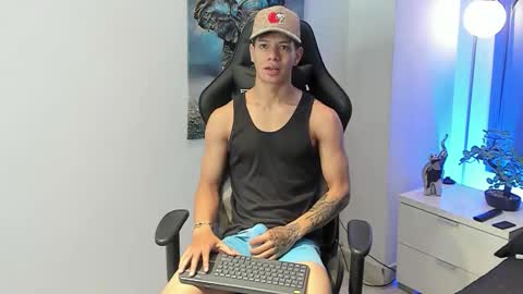 Snapshot of tony_petrov chatting on November 14, 2025, 2:49 pm tony_petrov online show from November 14, 2025, 2:49 pm